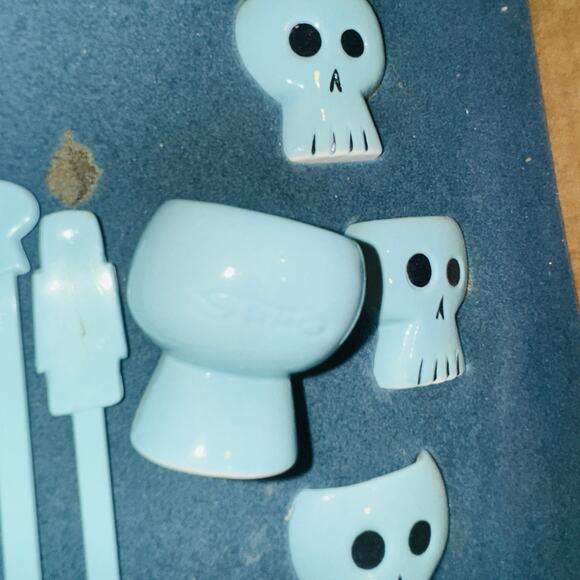 NEW Shag X Tiki Farm Decanter & 4 Skull Shot Set Akuku 2002 Mug Signed Numbered - Picture 5 of 15